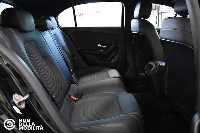 MERCEDES-BENZ A 180 d Business Extra